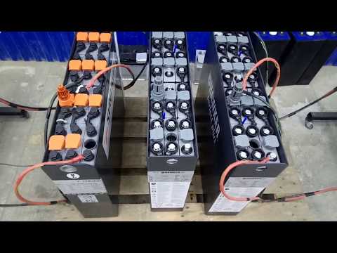 Видео: Параллельный ввод в эксплуатацию, сравнение характеристик тяговых аккумуляторов SUNLIGHT и HAWKER.