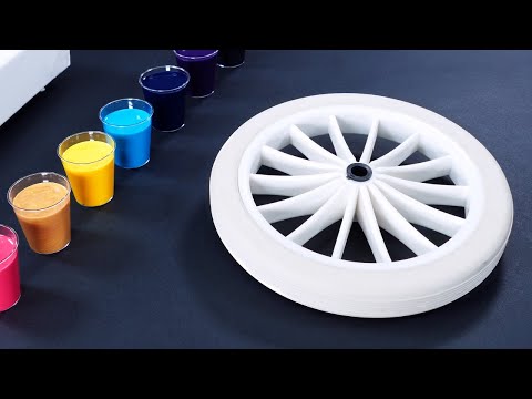 Видео: Живопись колесной шиной - Абстрактная жидкая живопись силиконом