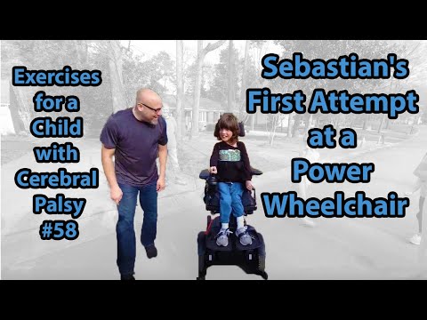 Видео: # 58 Первая попытка использования инвалидной коляски: упражнения при церебральном параличе