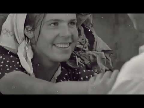 Видео: На горе колхоз, под горой совхоз. Народная песня из к/ф "Садовник". Исп. - Евгения Смольянинова. mp4