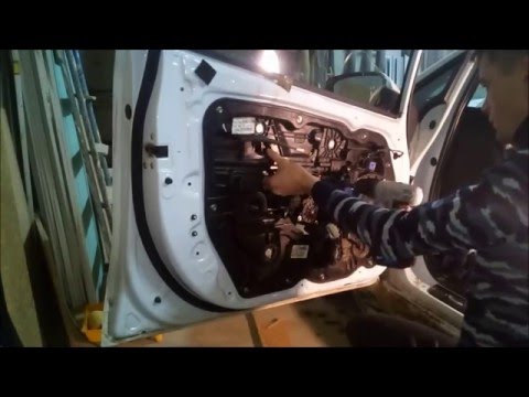 Видео: Снятие обшивки водительской двери KIA Ceed. Полный разбор. Kia cee'd JD 2012