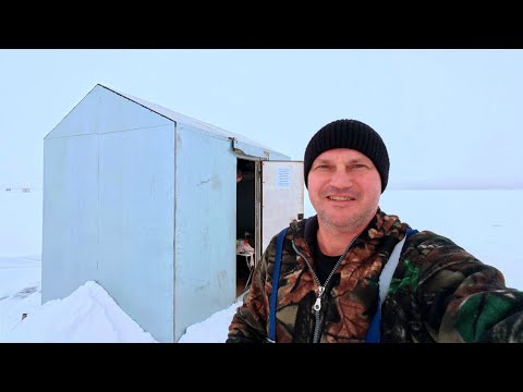 Видео: Зимний рыбацкий рай: дом на льду, горное озеро и щедрый улов.