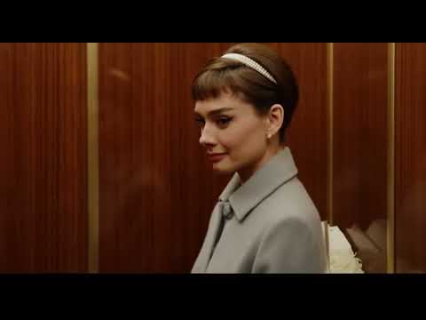 Видео: Одри Хепбёрн в лифте