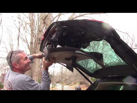 Видео: Замена мотора заднего стеклоочистителя VW Touareg