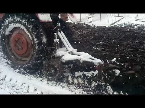 Видео: Т 25 с плугом по снегу!