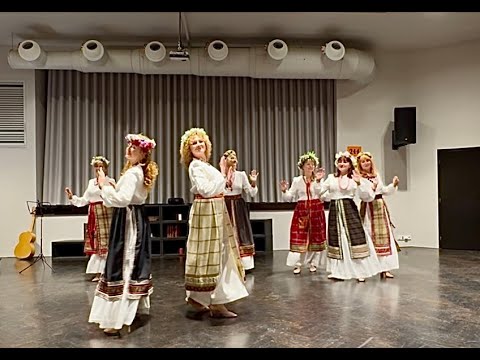 Видео: Травушка.