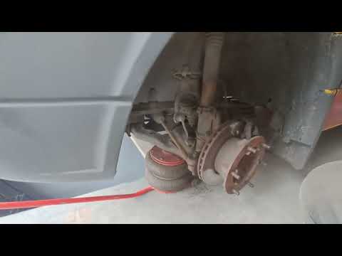 Видео: Заміна наконечників тяг спрінтер 906, 907.