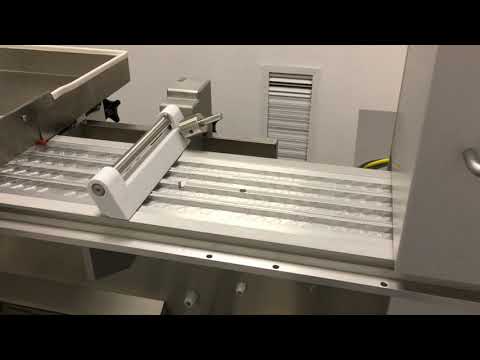 Видео: Как упаковывают таблетки в блистер? Блистерная машина, принципы работы.