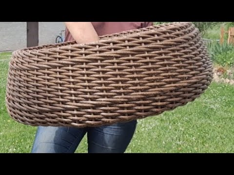 Видео: Как сплести юбку для елки. Полиротанг