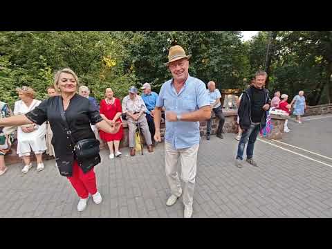 Видео: 15.09.24г..."КОШЕЧКА"... Владимир Шипицын... звучит на танцполе в Гомеле...