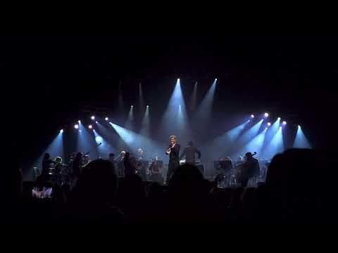 Видео: Би-2 — Её глаза (Амстердам, 2025)