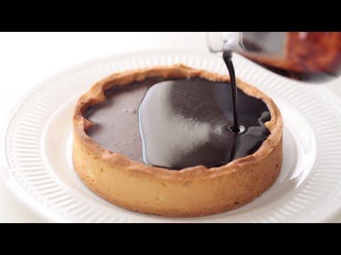 Видео: Насыщенный шоколадный пирог | HidaMari Cooking