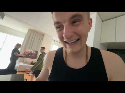 Видео: РОДИТЕЛИ ЗЛОГО ПРИЕХАЛИ В ГОСТИ | МАМА ЗЛОГО ЗАВОЗИТ КОНТЕНТА | ZLOY ОТДАЕТ ВЕЩИ НА СТРИМЕ