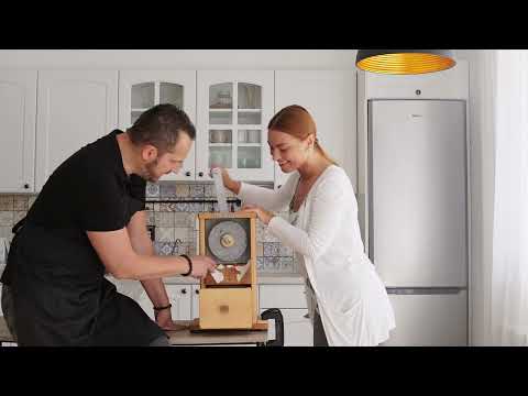 Видео: Дикий пекар: "До апокаліпсису готові!" | Відгук про домашній млин для борошна The Miller H15