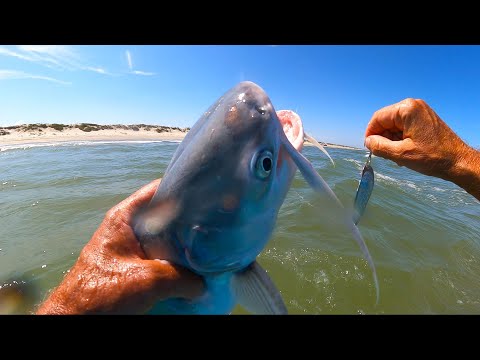 Видео: Бросаем ложку на 90 миль. Рыбалка в море.