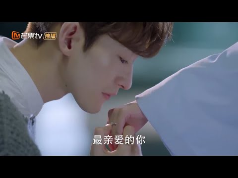 Видео: Красивый богатый мужчина сделал слепой девушке предложение