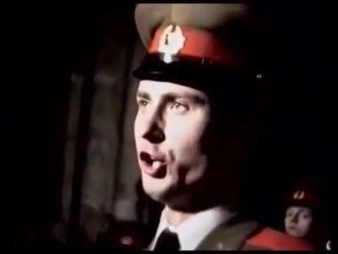 Видео: "Есть на Волге утёс",поёт Дмитрий Агеев. Франция,1995 год.