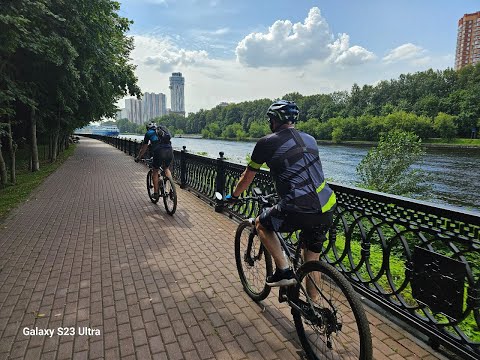 Видео: Водники. Жёсткое падение с мостика.