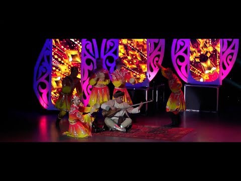 Видео: Adil Qari - Хотән хәлиқ нахшиси.