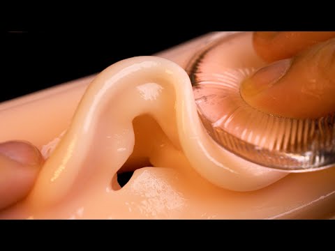 Видео: [ASMR] Масляный массаж ушей со слизистой гелевой подушечкой (Sub, No Talking, ACMP)