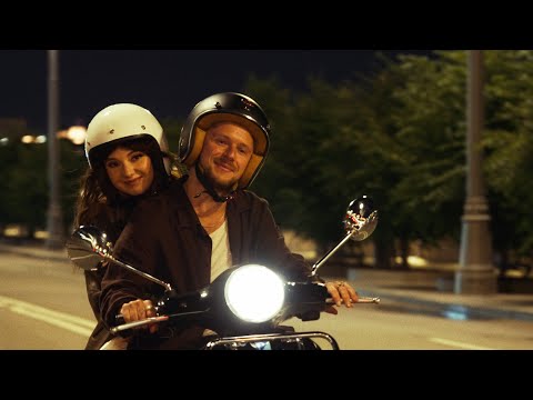 Видео: Даша Эпова, CHEBANOV – Летний вечер (Mood video)