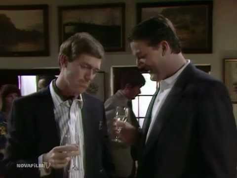 Видео: Шоу Фрая и Лори. Деревенский стиль