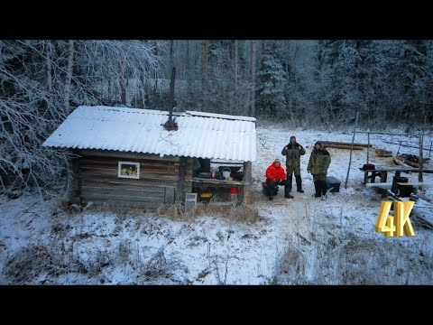 Видео: МОЩНЫЕ МОРОЗЫ СОЗДАЛИ ПЕРВЫЙ ЛЕД, ОКУНЬ В НАШИ ЛУНКИ ВЕСЕЛО ИДЕТ | ЖИЗНЬ В ТАЙГЕ В ТАЕЖНОЙ ИЗБЕ