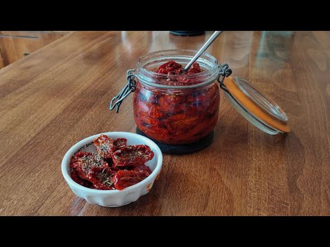 Видео: ВЯЛЕНЫЕ ТОМАТЫ  -  как можно получить терпкий. яркий, пряный вкус Средиземноморья не выходя из дома.