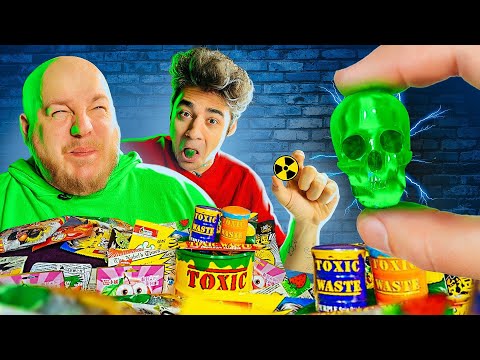 Видео: ЕДИМ САМЫЕ КИСЛЫЕ КОНФЕТЫ В МИРЕ | У ЭМИЛЯ СГОРЕЛ РОТ