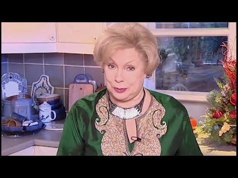 Видео: Селедка под клюквенным соусом. Жаркое по-королевски. Новогодний десерт