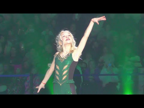 Видео: Девочка-Звезда. Елена Костылева в шоу Евгения Плющенко