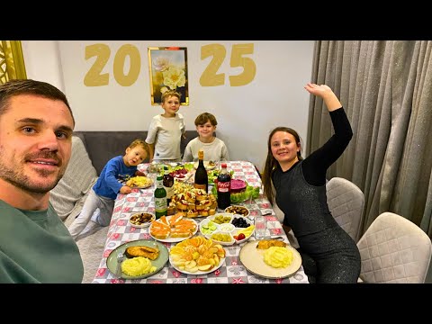 Видео: САМЫЙ ДОРОГОЙ ОЛИВЬЕ. ВОРВАЛИСЬ С ДВУХ НОГ в 2025 год. Распаковка от Деда Мороза.