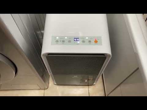 Видео: Осушитель воздуха Electrolux EDH-15L. Распаковка. Обзор.