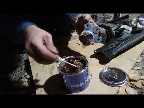 Видео: Правильно мажем шаровую опору смазкой ШРБ4