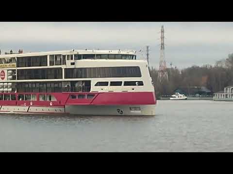 Видео: Отправление теплохода Мустай Карим из Москвы в Нижний Новгород, 09.11.2024. СРВ