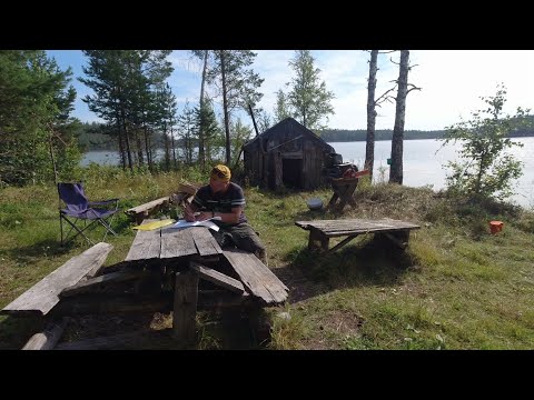 Видео: В ИЗБУШКУ ДЕДА С НОЧЁВКОЙ. РЫБАЛКА НА ЛЕСНОМ ОЗЕРЕ. РЫБАЛКА НА УДОЧКУ. ИЗБА ДЕДУШКИ НА ДИКОМ ОСТРОВЕ