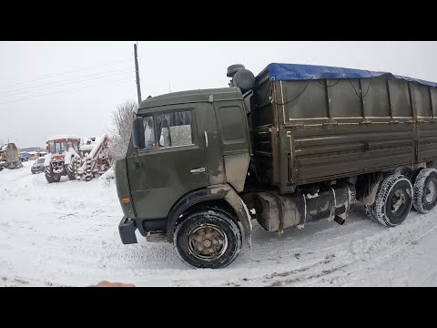 Видео: Сельский бложик. Грузим ячмень, чистим снег. Дом в лесу продолжение...