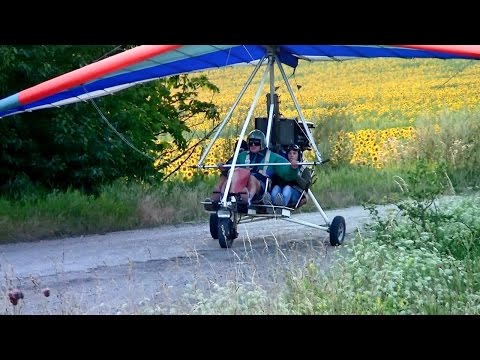 Видео: Полет на дельтаплане над страусиной фермой