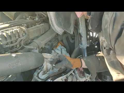 Видео: Замена термостата на ДAF XF 106