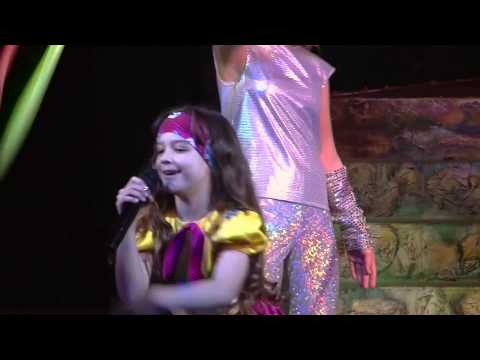 Видео: Клип "Этот мир такой цветной"