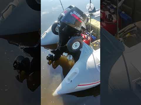 Видео: suzuki 15 против tohatsu 18