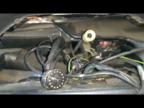 Видео: Как снять приборную панель с Мерседеса в 124 кузове