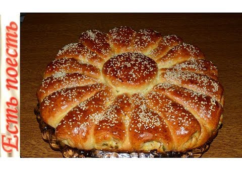 Видео: Как сделать пирог в виде цветка с начинкой.