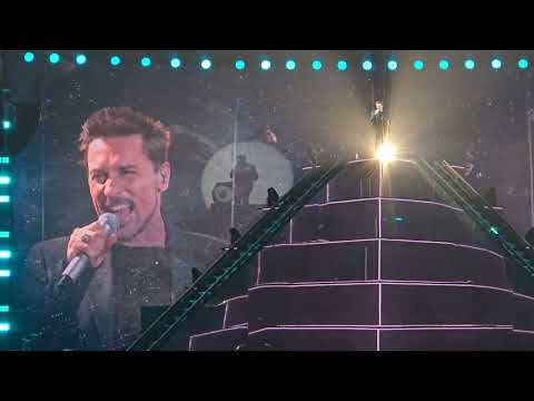 Видео: Дима Билан - Острой бритвой (Санкт Петербург 27.05.2025)