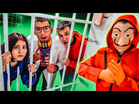 Видео: В ТЮРЬМЕ У ХЕЙТЕРОВ! КАК СНЯТЬ КОДОВЫЙ ОШЕЙНИК?! Нашли профессора в бункере!