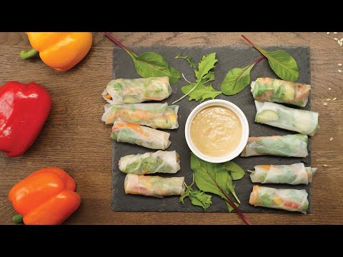 Видео: Как приготовить спринг роллы по вегану? Нереально вкусный рецепт с тайским арахисовым соусом.