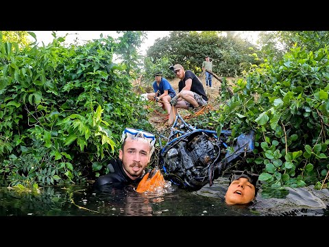 Видео: Он травмируется, пытаясь вытащить этот предмет: Магнитная рыбалка пошла не так!