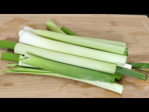 Видео: ВОТ КАК Я ПРИГОТОВИЛА ЛУК-ПОРЕЙ НА УЖИН, ОН ЗАКАНЧИВАЕТСЯ, КАК ТОЛЬКО Я САЖУСЬ ЗА СТОЛ.🤤👌💯