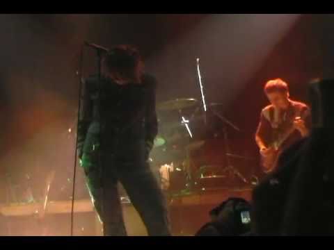 Видео: Земфира - Дыши | Нижний Новгород (17.05.05)