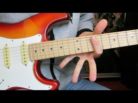 Видео: Пальцы далеко отходят от грифа, что делать?